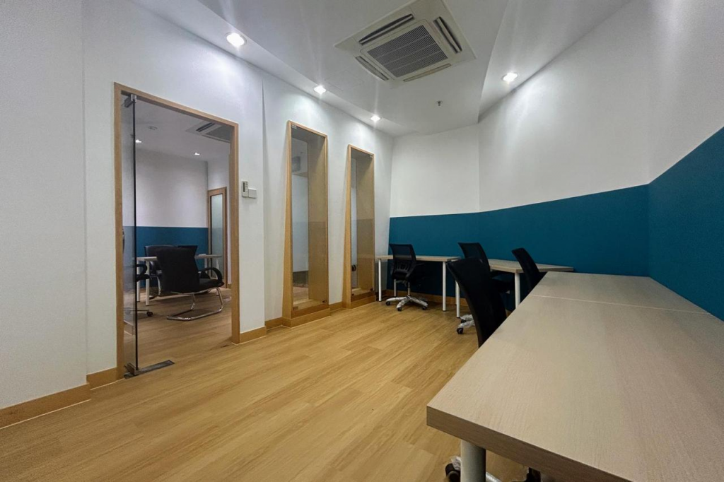 Discover a convenient private office/meeting space located in between Ubi/Macpherson Stations, just a quick 5-minute walk from the station entrance (ubi). This place is perfect for those in need of a quick and accessible workspace.  Equipped with essential amenities such as Wi-Fi, tea, and coffee, you'll have everything you need to stay connected and refreshed during your work session. If you're seeking a space with reliable Wi-Fi, some refreshments, and a private space to take your phone calls, this affordable option just $10 per hour and $80 perday might be the perfect fit for you. Take advantage of this opportunity and book your hotdesk at Ubi here today!
